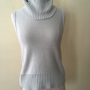 BANANA REPUBLIC Sleeveless Hi Lo Turtleneck